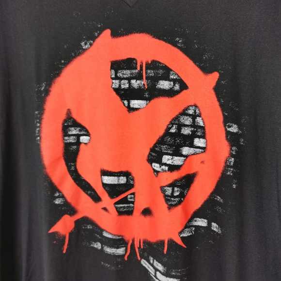 The Hunger Games Trilogy Mockingjay T-Shirt - Picture 1 of 4